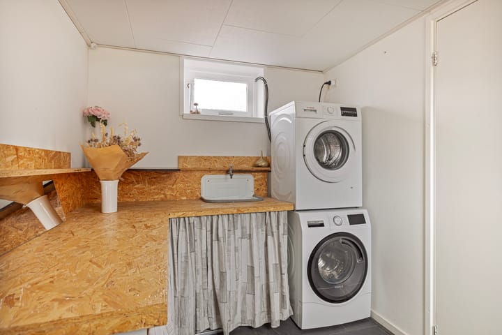 Photo 12 of Burg v Roijenstr Oost 111