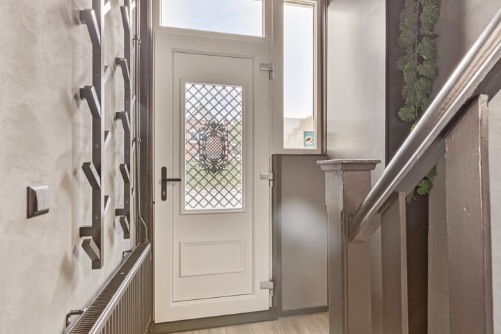 Photo 15 of Burg v Roijenstr Oost 111