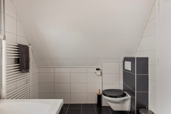 Photo 19 of Burg v Roijenstr Oost 111