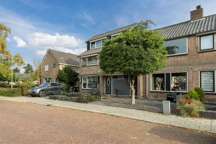 Bekijk foto 4 van Pastoor van Haasterstraat 36