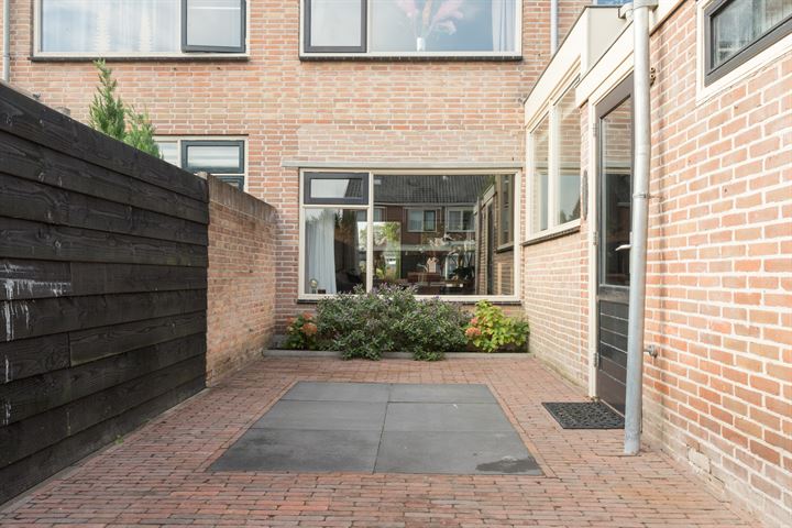 Bekijk foto 48 van Pastoor van Haasterstraat 36