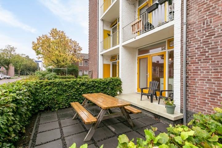 Bekijk foto 19 van Edisonstraat 40