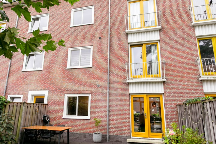 Bekijk foto 24 van Edisonstraat 40