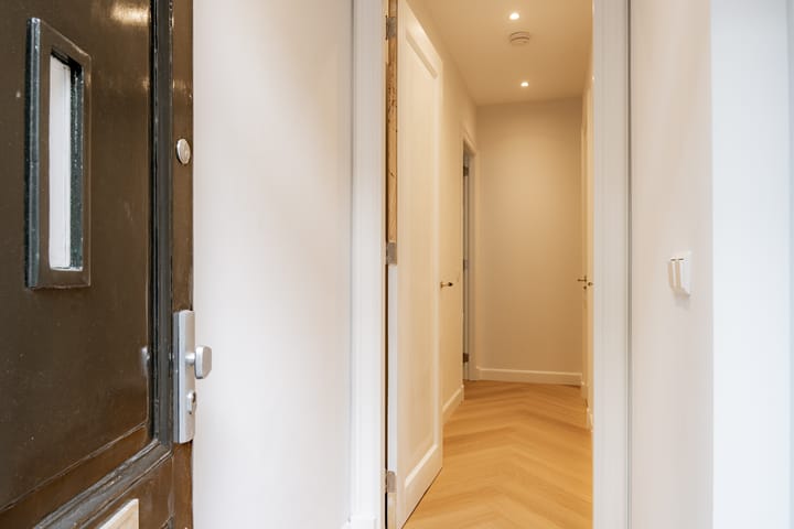 Photo 2 of Bosboom Toussaintstraat 8-H