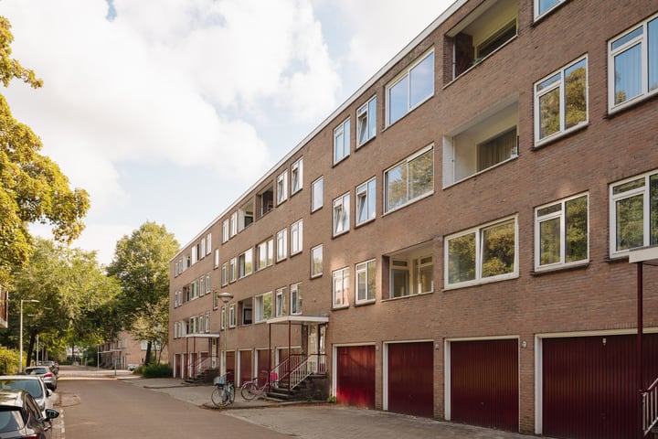 View photo of Zuid-Hollandstraat 18 1