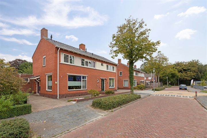 View photo 32 of Dr. A. Kuyperstraat 8