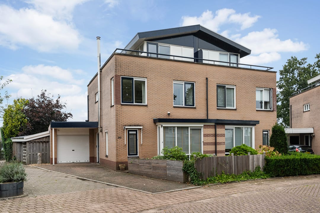 Foto 1 van Meester Van der Kampweg 30