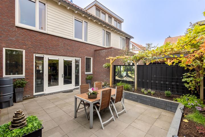 Bekijk foto 30 van Troelstrastraat 67