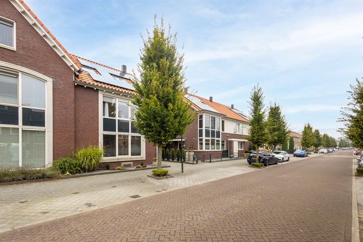 Bekijk foto 39 van Troelstrastraat 67