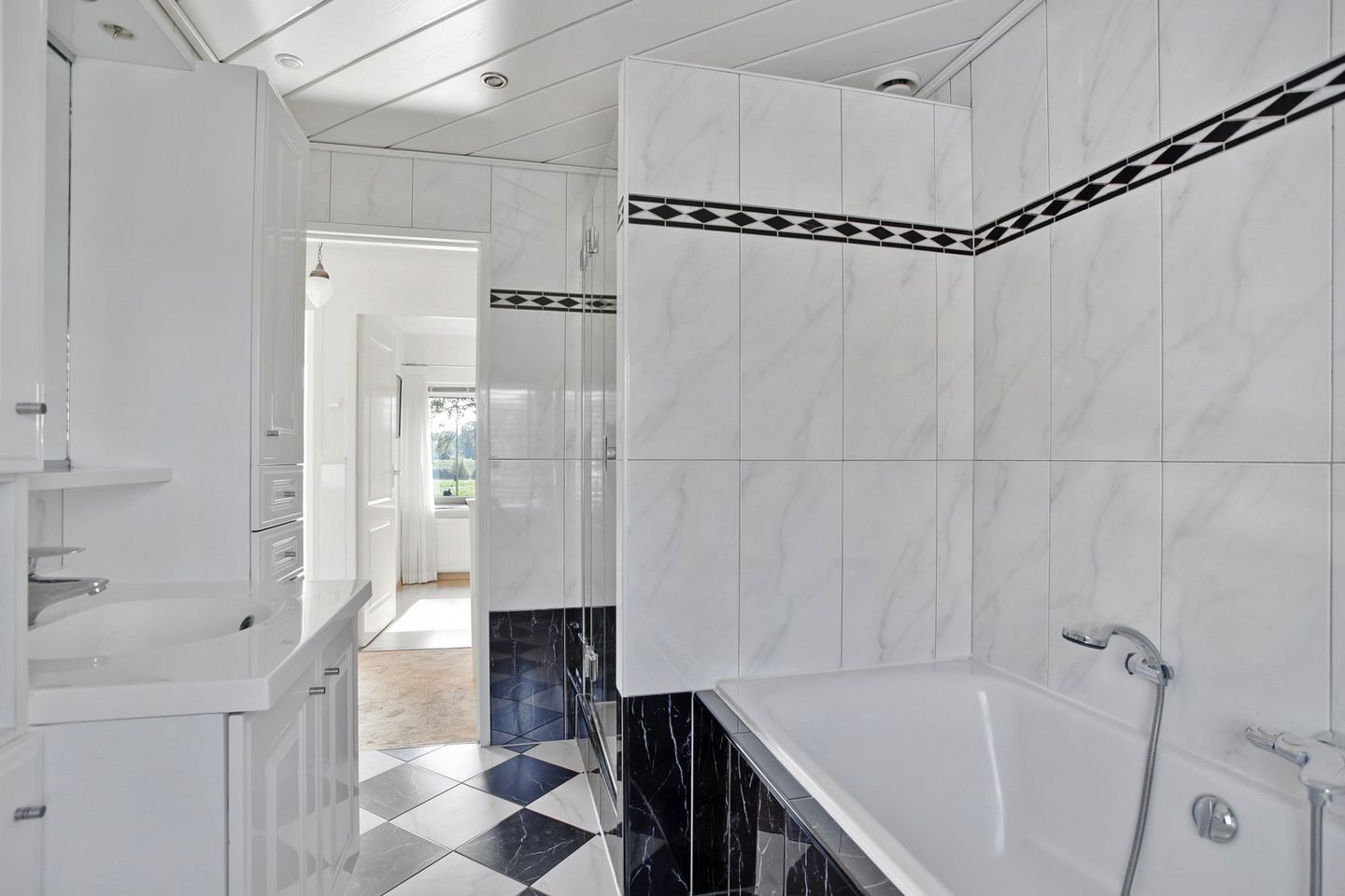 Foto 19 van Dahliastraat 7