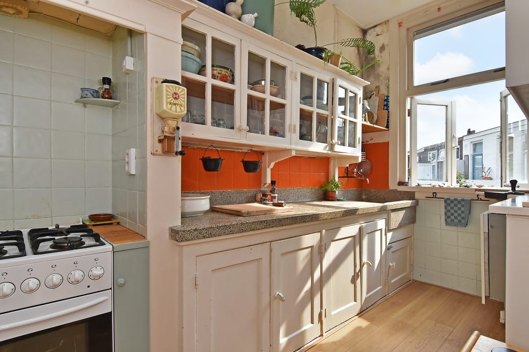 Photo 13 of Douzastraat 32