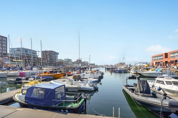 Photo 21 of Douzastraat 32