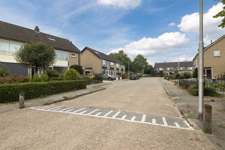 Bekijk foto 32 van Burgemeester Jonkersstraat 3