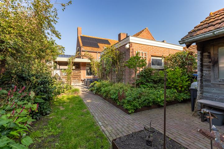 Bekijk foto 39 van van den Berghstraat 3