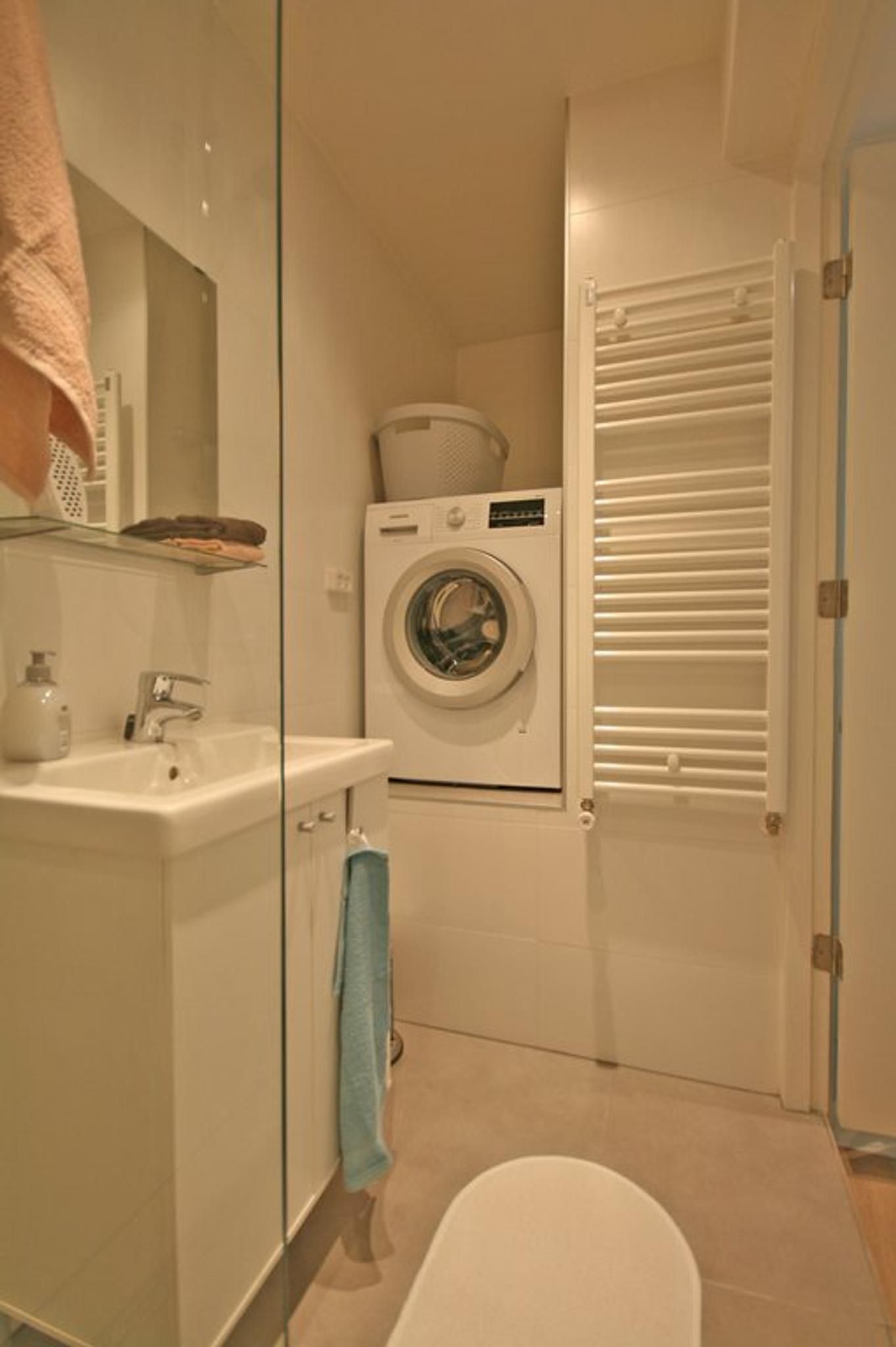 Photo 12 of van Alphenstraat 19