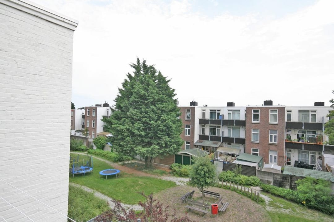 Photo 17 of van Alphenstraat 19