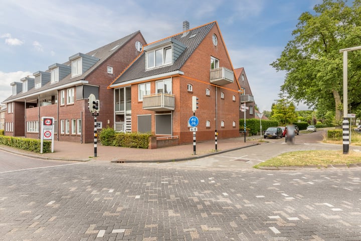 Bekijk foto 1 van Sluisstraat 96