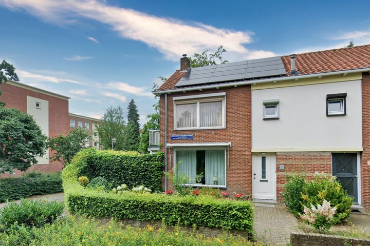 Foto 4 van Bisschop Lindanusstraat 1