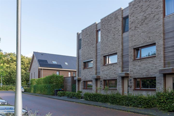 View photo 50 of Zuidhornstraat 4