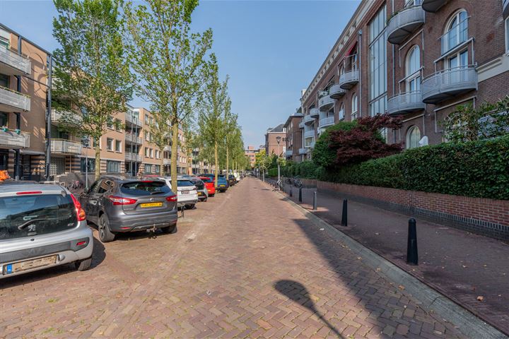 Bekijk foto 42 van Arthur van Schendelstraat 140