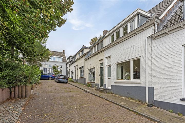 Bekijk foto 7 van Tulpstraat 6