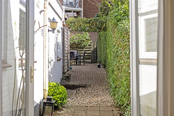 Bekijk foto 32 van Tulpstraat 6