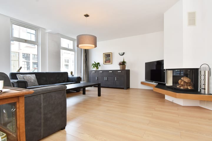 Photo 7 of Burgemeester van der Werffstraat 44