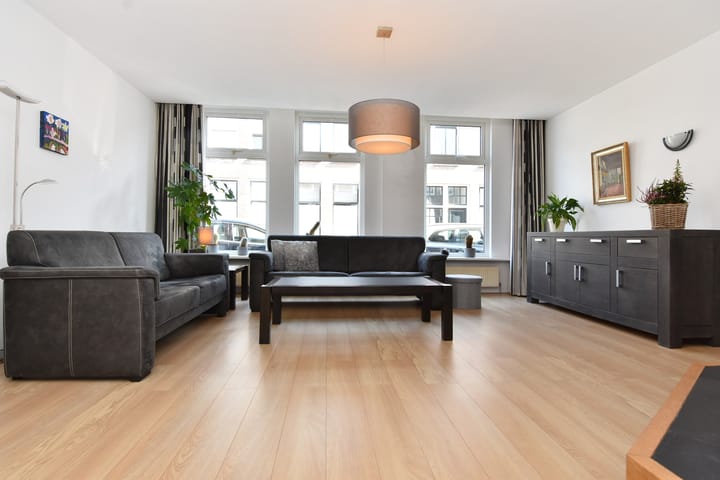 Photo 9 of Burgemeester van der Werffstraat 44