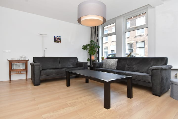 Photo 10 of Burgemeester van der Werffstraat 44