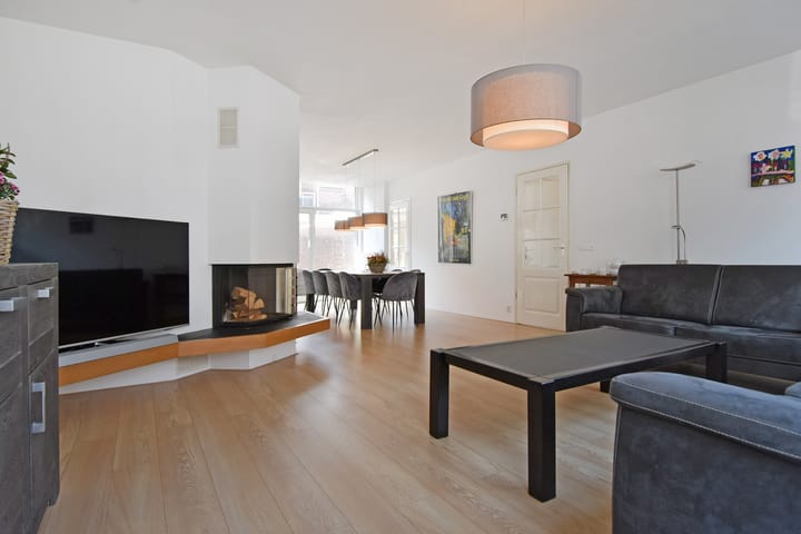 Photo 12 of Burgemeester van der Werffstraat 44