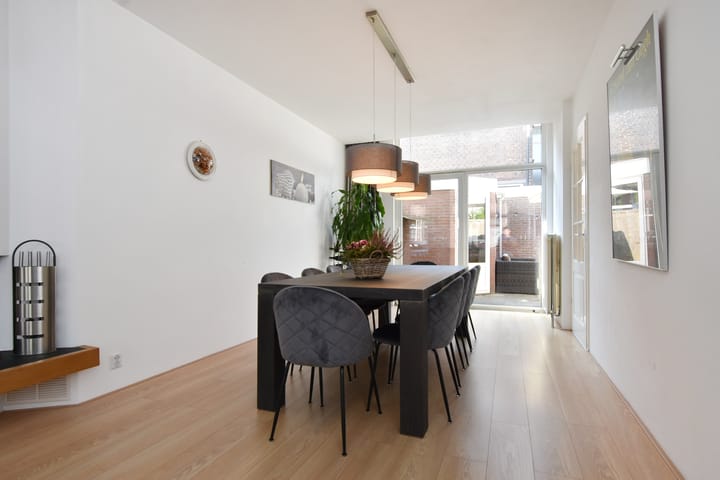 Photo 16 of Burgemeester van der Werffstraat 44