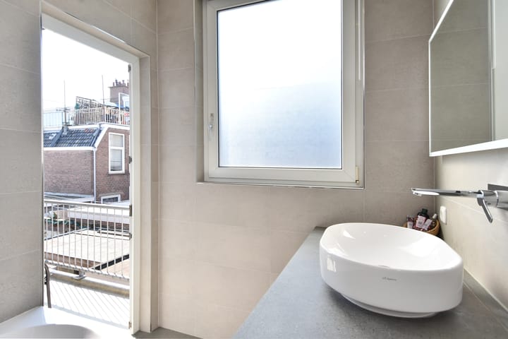 Photo 28 of Burgemeester van der Werffstraat 44