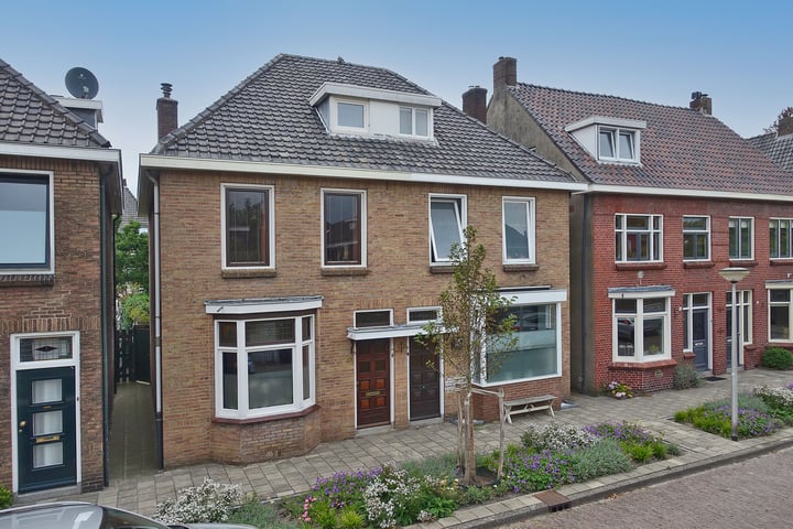 View photo 5 of Jacob Obrechtstraat 5