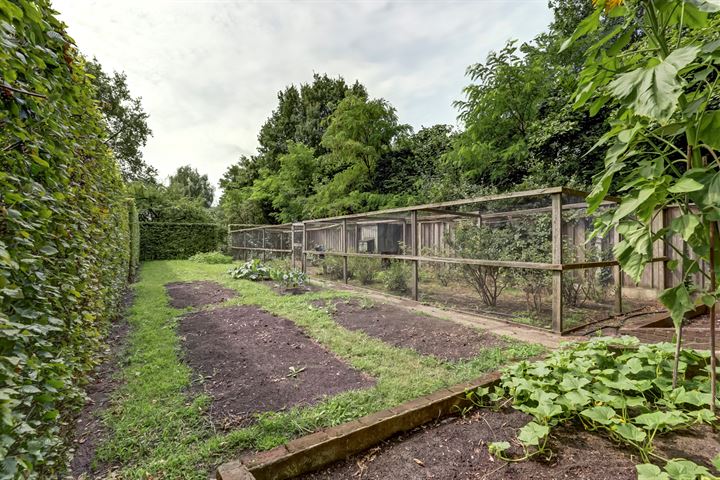 Bekijk foto 40 van Vriezenveenseweg 25