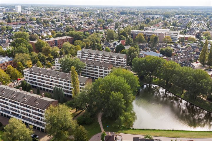 Bekijk foto 31 van Koning Lodewijklaan 608