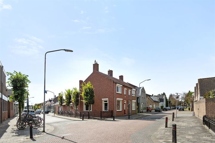 Bekijk foto 1 van Schoolstraat 21