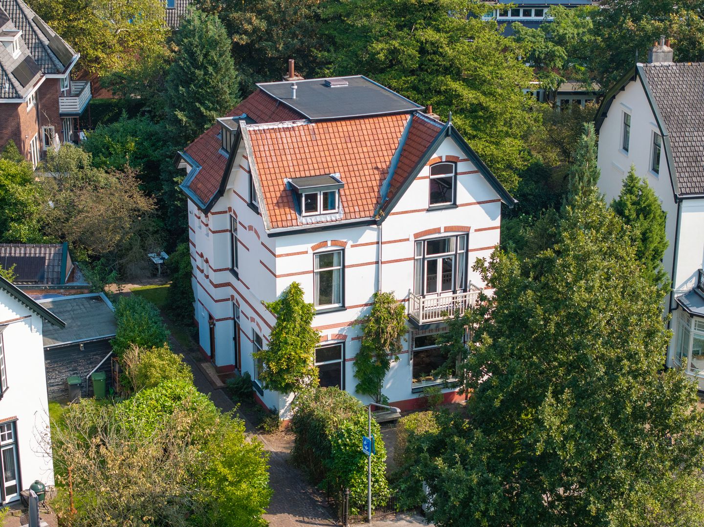 Photo 1 of Burgemeester Van Hellenberg Hubarlaan 22