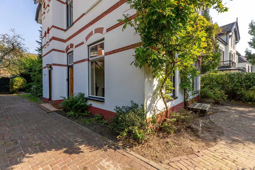 Photo 2 of Burgemeester Van Hellenberg Hubarlaan 22