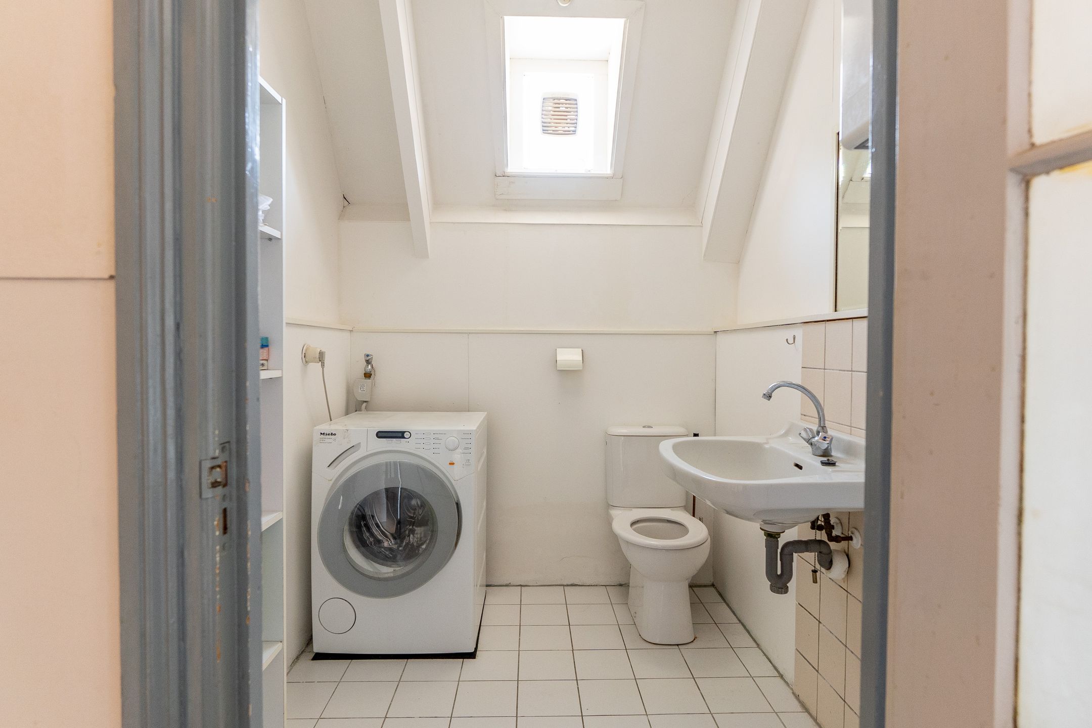 Photo 36 of Burgemeester Van Hellenberg Hubarlaan 22