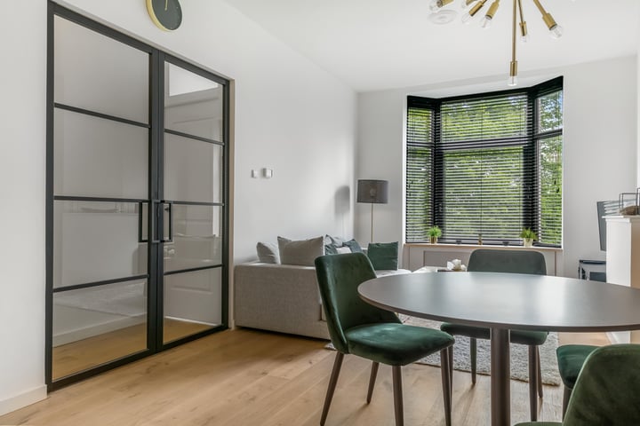Bekijk foto 2 van Essenburgsingel 107-B01