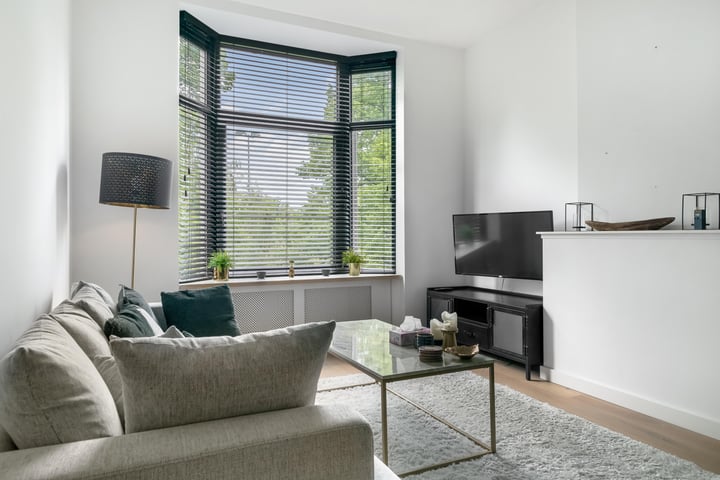 Bekijk foto 3 van Essenburgsingel 107-B01
