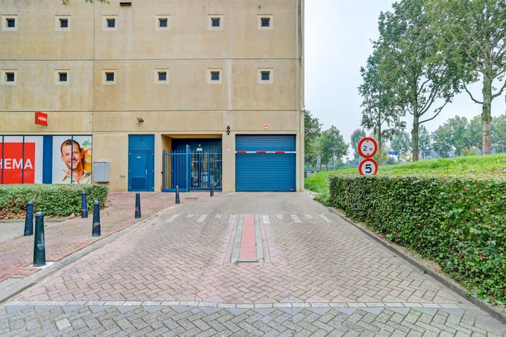 Foto 41 van Van Eesterenplein 292