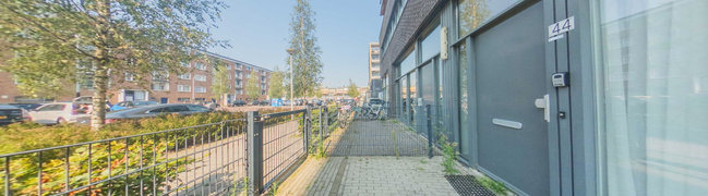 Bekijk 360° foto van Voortuin van Martini van Geffenstraat 44