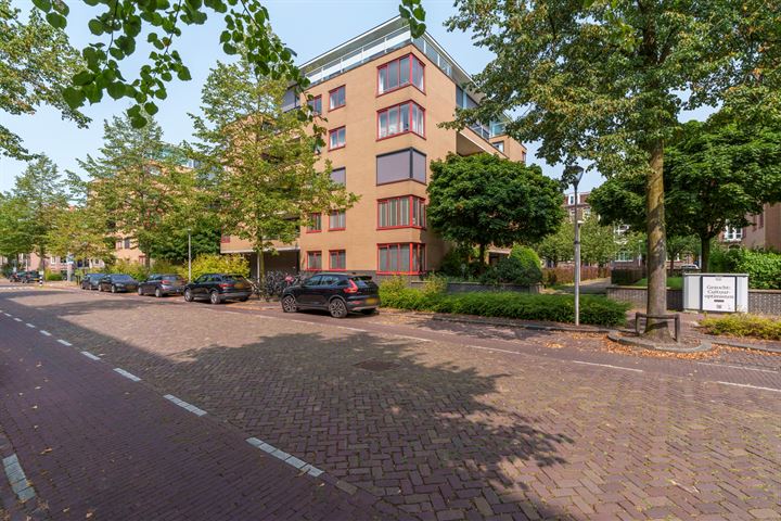 Bekijk foto 1 van Hartingstraat 174