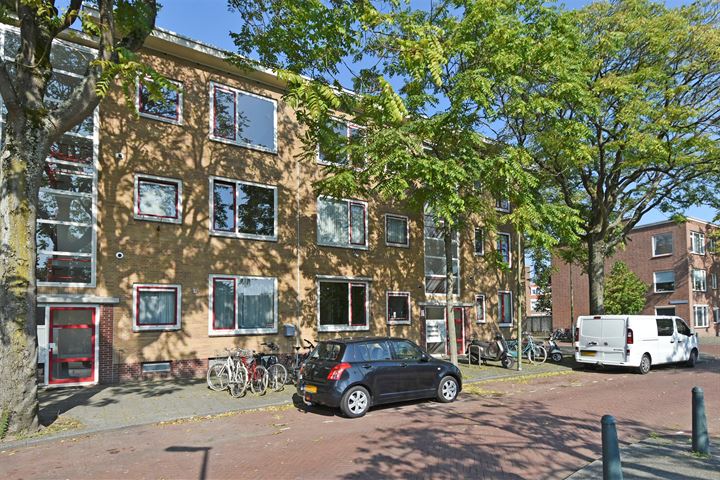 View photo 4 of Woudenbergstraat 81