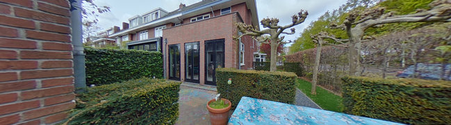 View 360° photo of Achtertuin of Julianalaan 111