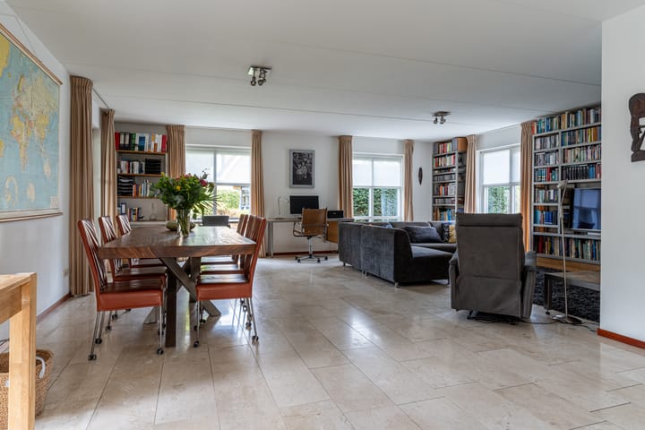 Foto 25 van J. Droststraat 5