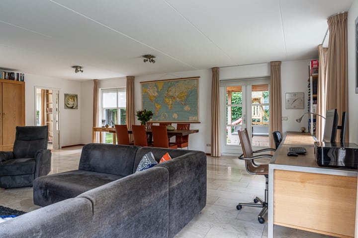 Foto 29 van J. Droststraat 5