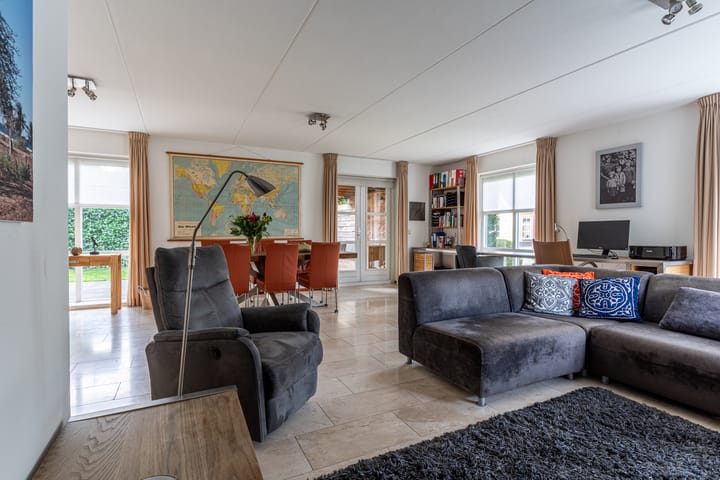 Foto 30 van J. Droststraat 5