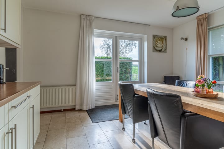 Foto 37 van J. Droststraat 5